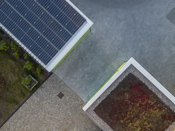 WHG.Photovoltaik und Dachbegrünung Dorfstraße 9